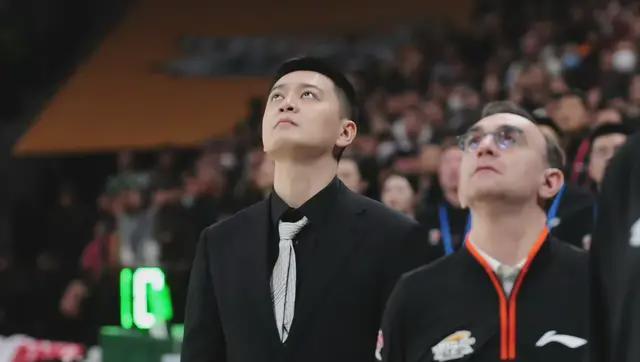 国际足联-再次出山救火！曝乌戈接替杨鸣，成为辽宁男篮新主帅